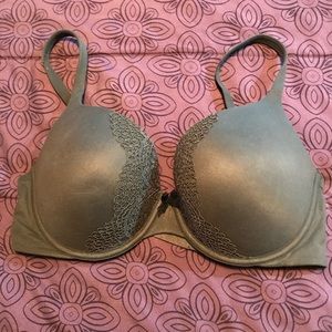 Victoria’s Secret bra size 34 DDD